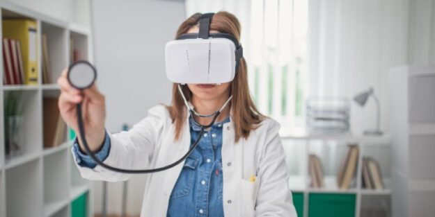 The Role of Virtual Reality in Healthcare IT and HIPAA Compliance